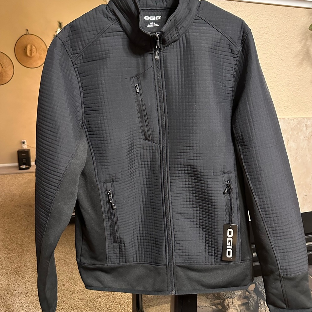 OGIO lightweight zip up jacket with pockets - black medium